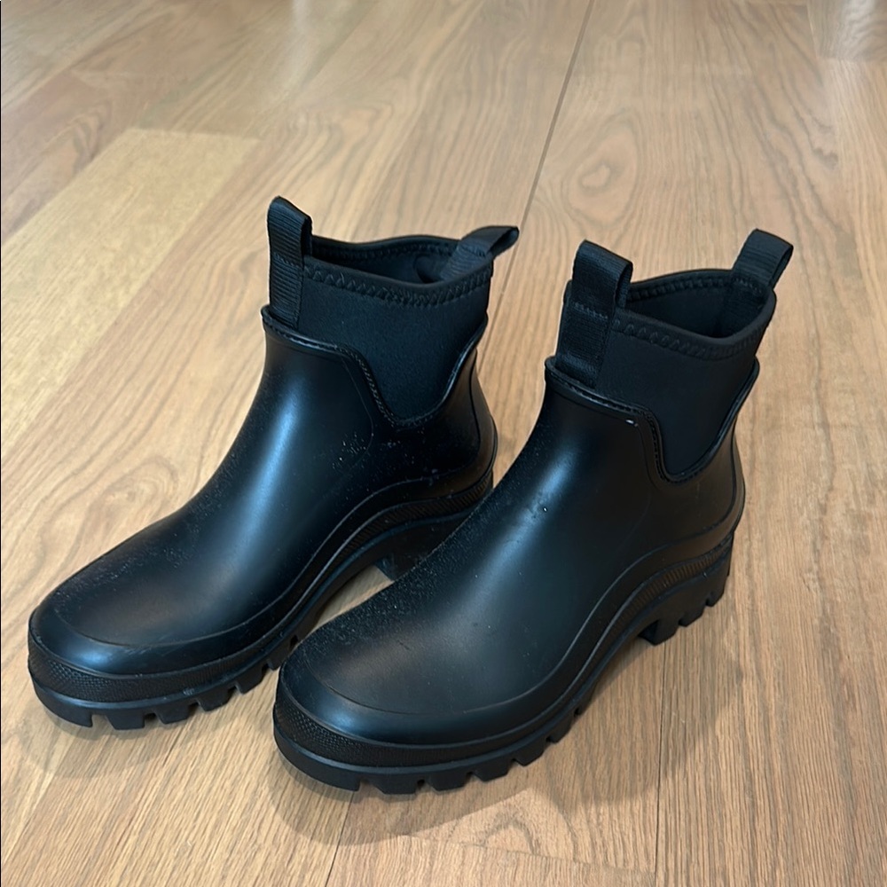 Universal Thread Black Winter & Rain Boots